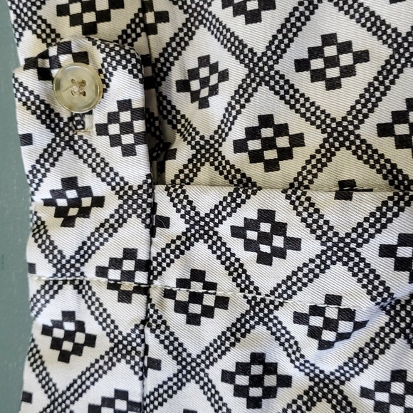 J.CREW STRETCH SHORTS. Black and white geometric print. Size 8. Pockets. Great - Picture 2 of 9